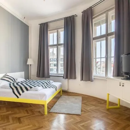 Rumor * בודפשט